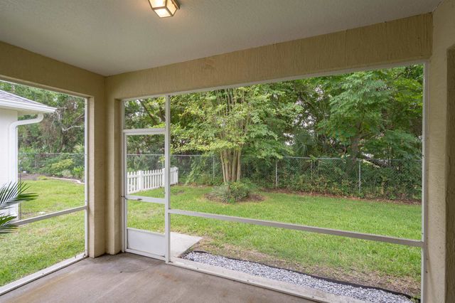756 Crestwood Dr, St Augustine, FL 32086