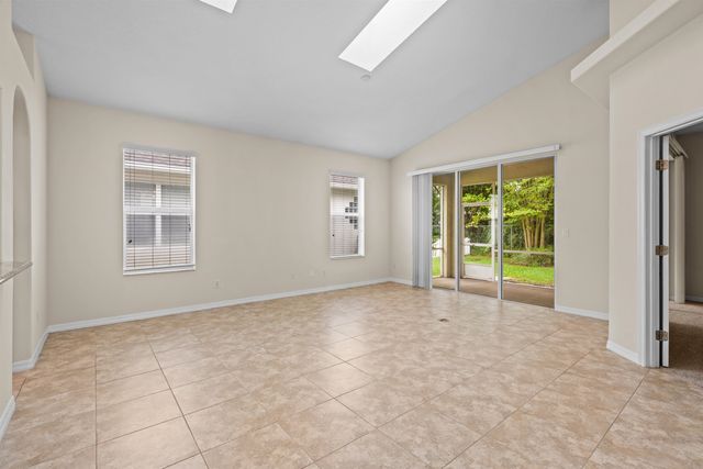 756 Crestwood Dr, St Augustine, FL 32086