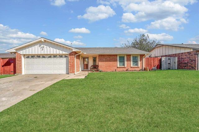 4608 NE Dearborn Ave, Lawton, OK 73507