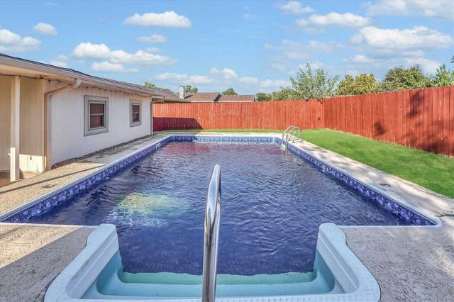 4608 NE Dearborn Ave, Lawton, OK 73507