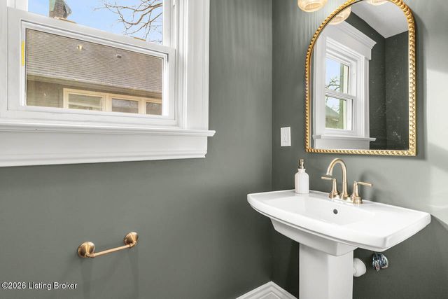 4548 S 3rd St, Louisville, KY 40214