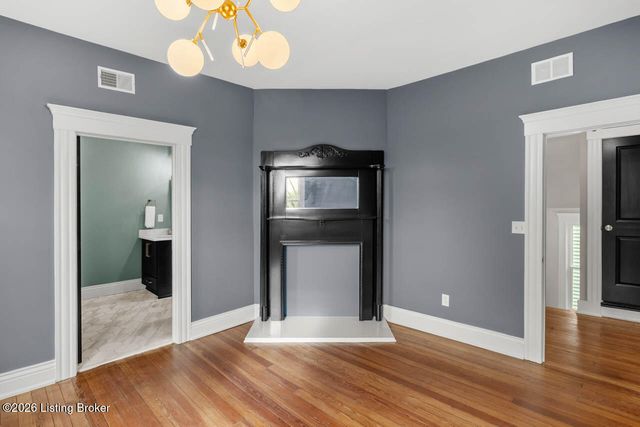 4548 S 3rd St, Louisville, KY 40214