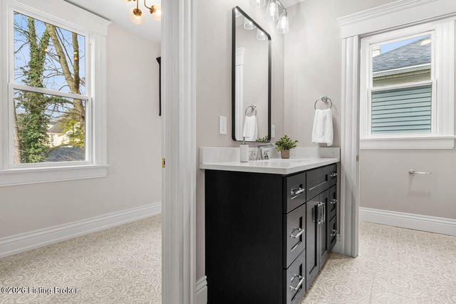 4548 S 3rd St, Louisville, KY 40214