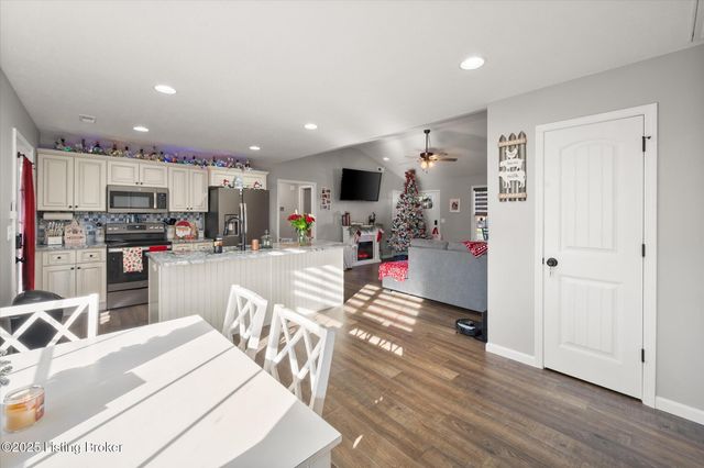 102 Copperfield Way, Bardstown, KY 40004