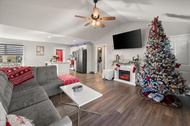 102 Copperfield Way, Bardstown, KY 40004