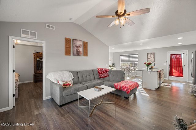 102 Copperfield Way, Bardstown, KY 40004