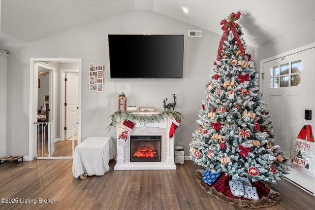 102 Copperfield Way, Bardstown, KY 40004