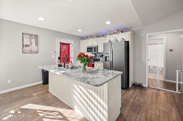 102 Copperfield Way, Bardstown, KY 40004