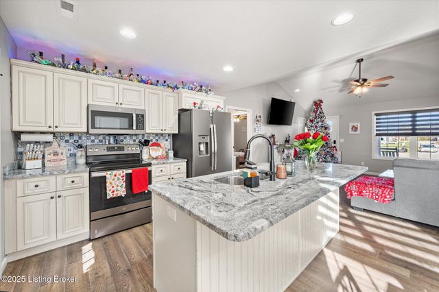 102 Copperfield Way, Bardstown, KY 40004