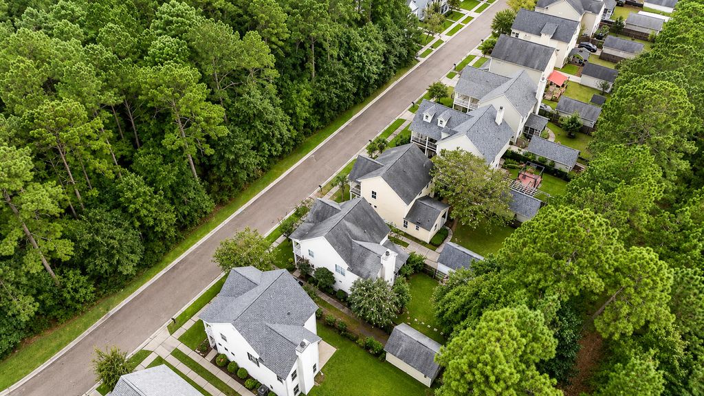 Image 100 of property listing at 514 Delafield Drive, Summerville, SC 29483
