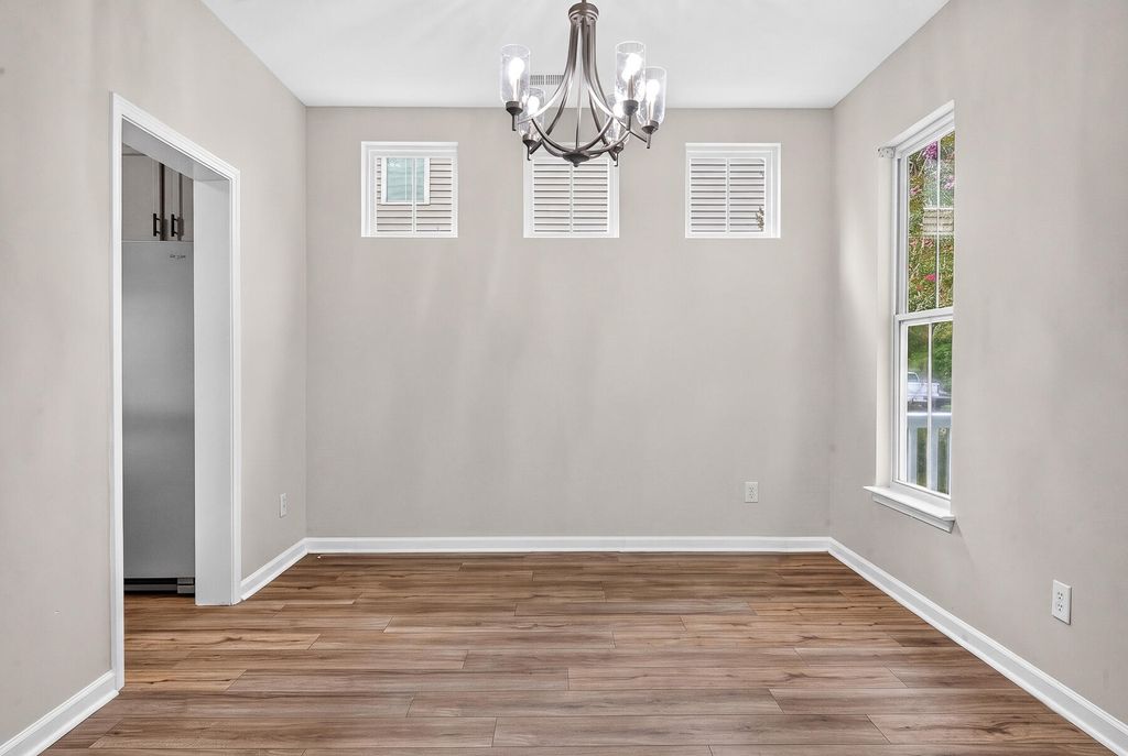 Image 14 of property listing at 514 Delafield Drive, Summerville, SC 29483
