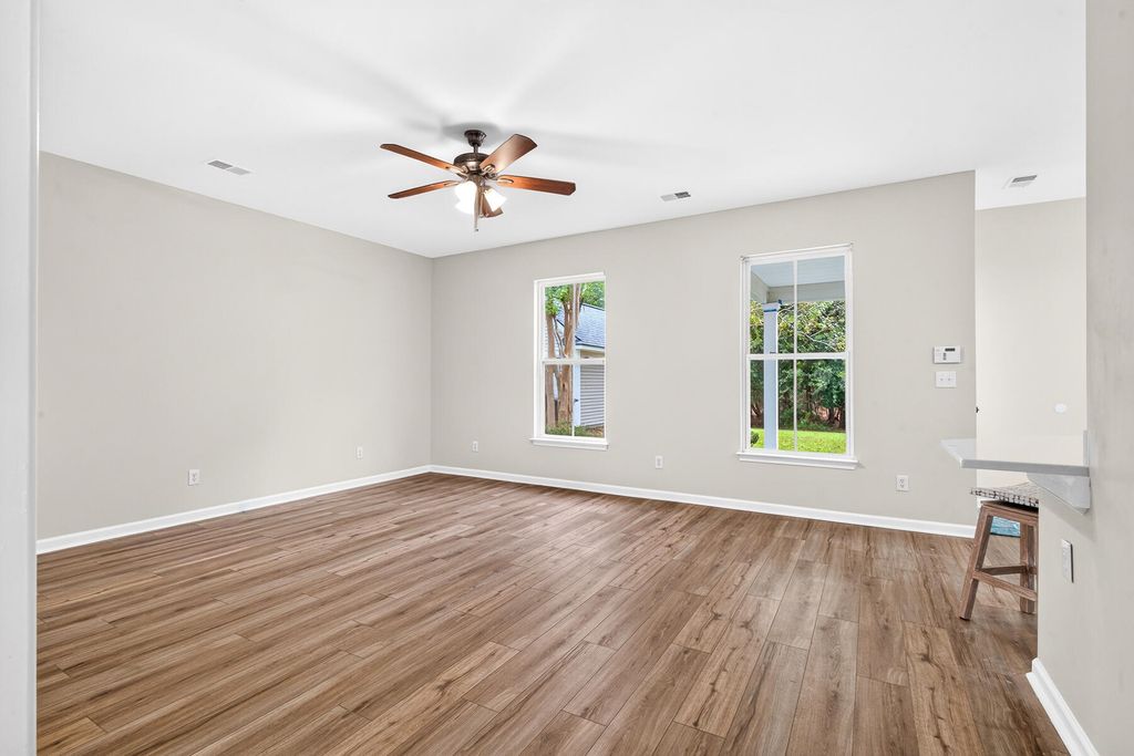 Image 22 of property listing at 514 Delafield Drive, Summerville, SC 29483