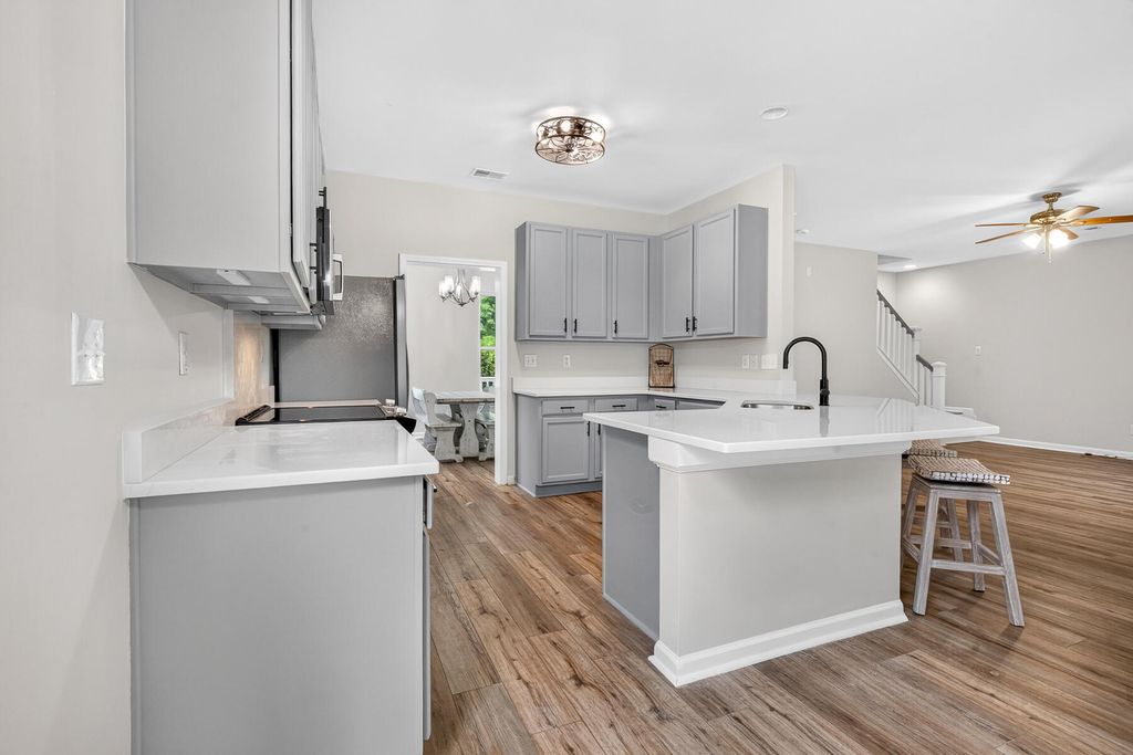 Image 28 of property listing at 514 Delafield Drive, Summerville, SC 29483