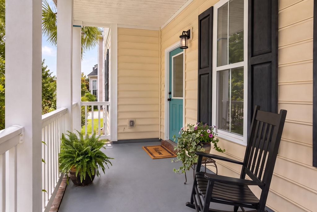 Image 7 of property listing at 514 Delafield Drive, Summerville, SC 29483