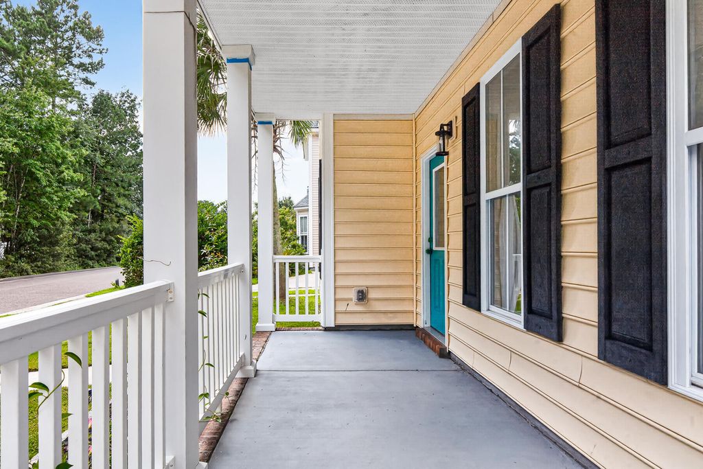 Image 8 of property listing at 514 Delafield Drive, Summerville, SC 29483
