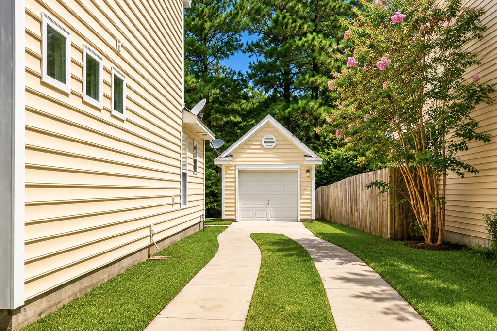 Image 87 of property listing at 514 Delafield Drive, Summerville, SC 29483
