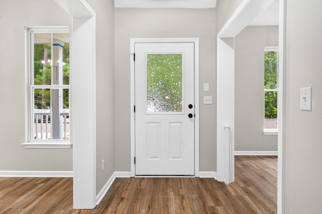 Image 9 of property listing at 514 Delafield Drive, Summerville, SC 29483