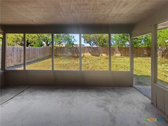 1009 N 4th Street, Copperas Cove, TX 76522