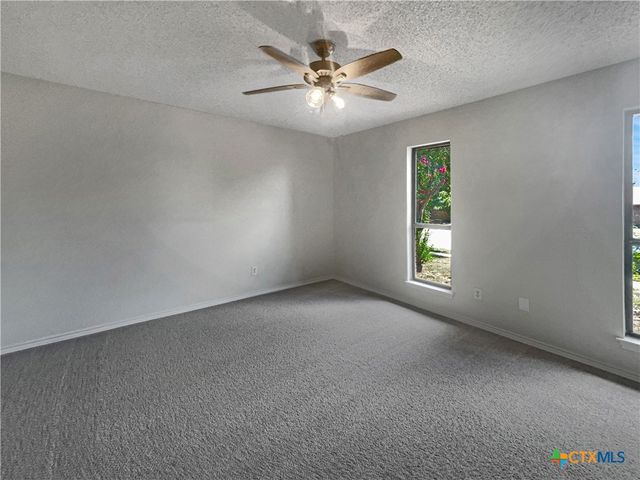 1009 N 4th Street, Copperas Cove, TX 76522