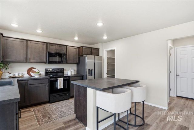 561 S Bangor Way, Nampa, ID 83687