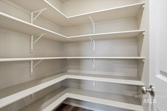 561 S Bangor Way, Nampa, ID 83687