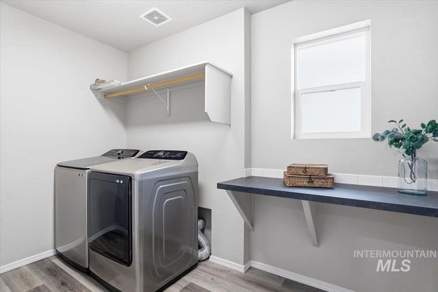 561 S Bangor Way, Nampa, ID 83687