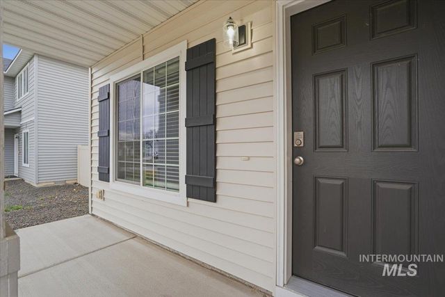 561 S Bangor Way, Nampa, ID 83687