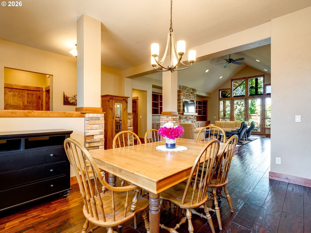 Image 10 of property listing at 1697 Nw EMERSON Ct, Mc Minnville, OR 97128