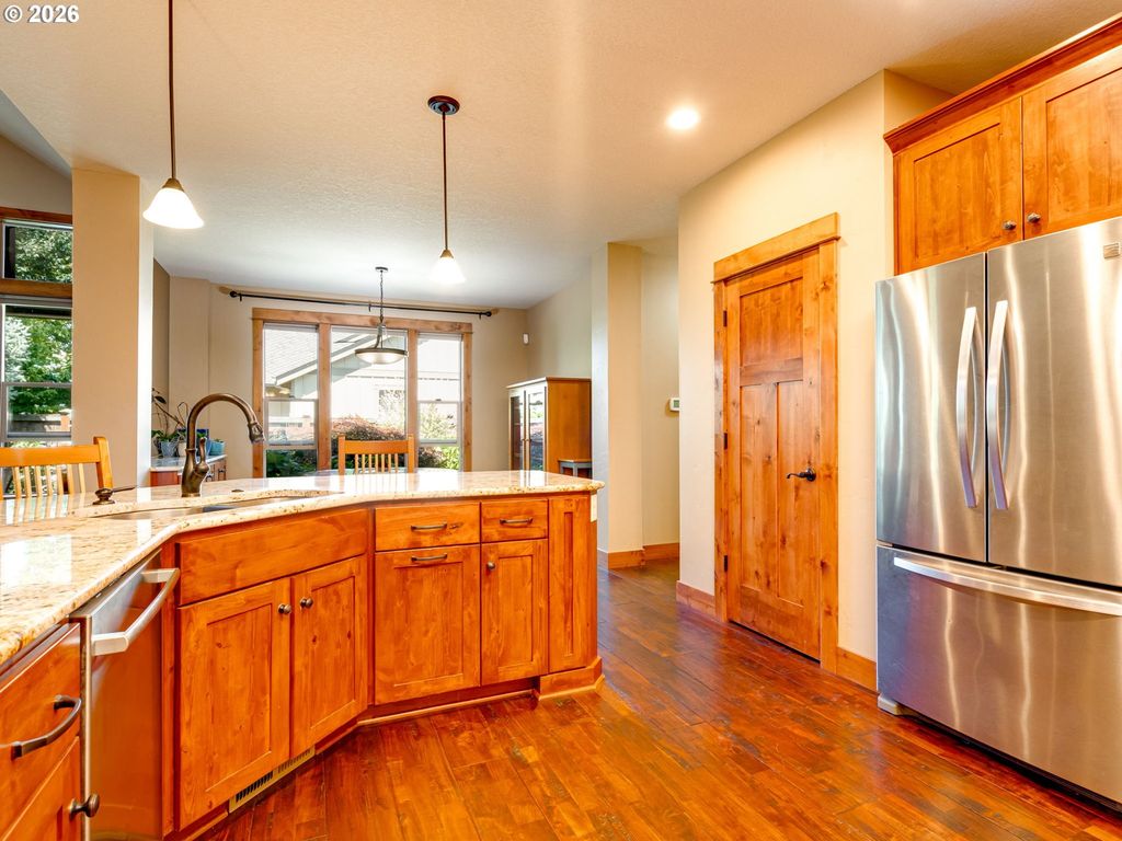 Image 18 of property listing at 1697 Nw EMERSON Ct, Mc Minnville, OR 97128