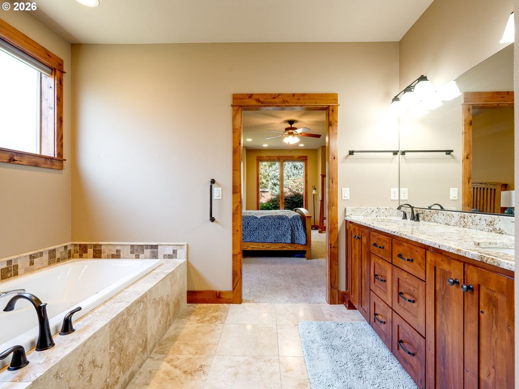 Image 28 of property listing at 1697 Nw EMERSON Ct, Mc Minnville, OR 97128