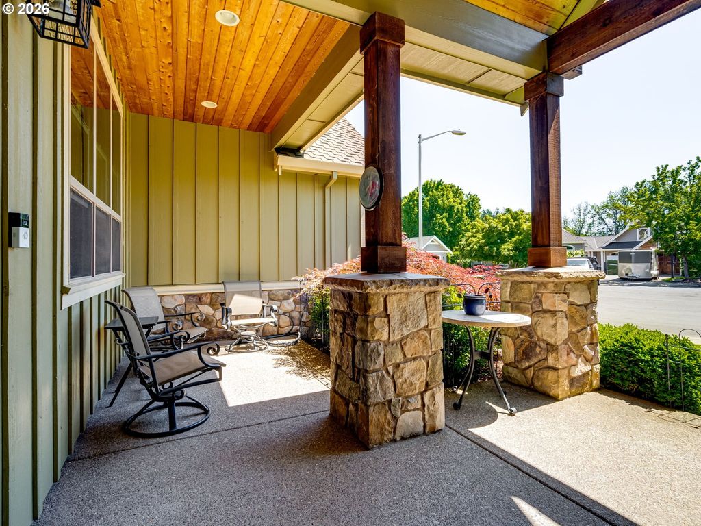Image 3 of property listing at 1697 Nw EMERSON Ct, Mc Minnville, OR 97128