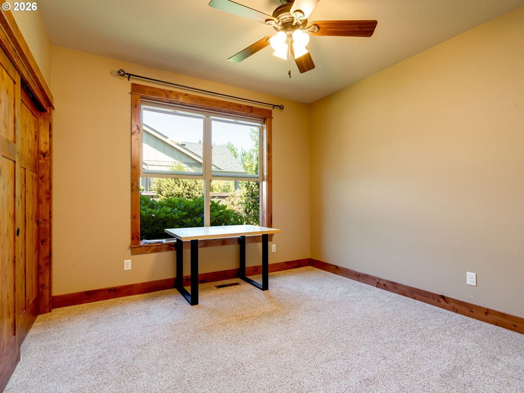 Image 33 of property listing at 1697 Nw EMERSON Ct, Mc Minnville, OR 97128