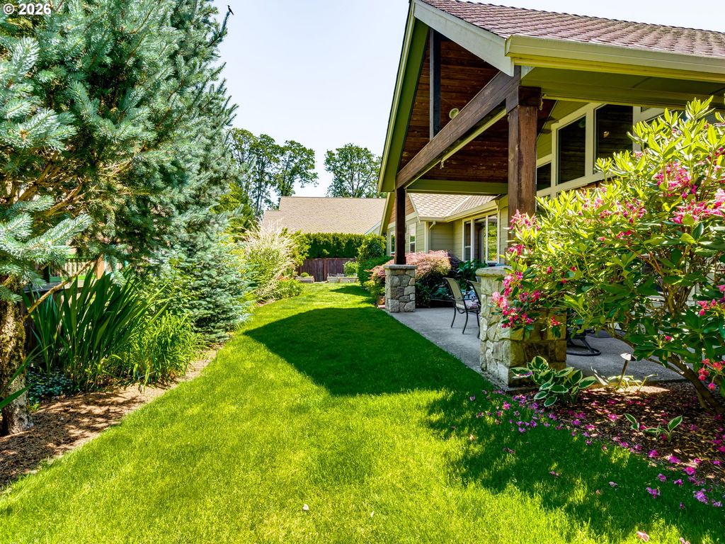 Image 35 of property listing at 1697 Nw EMERSON Ct, Mc Minnville, OR 97128