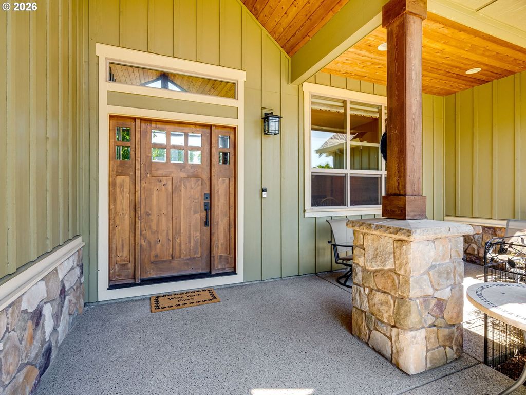 Image 4 of property listing at 1697 Nw EMERSON Ct, Mc Minnville, OR 97128