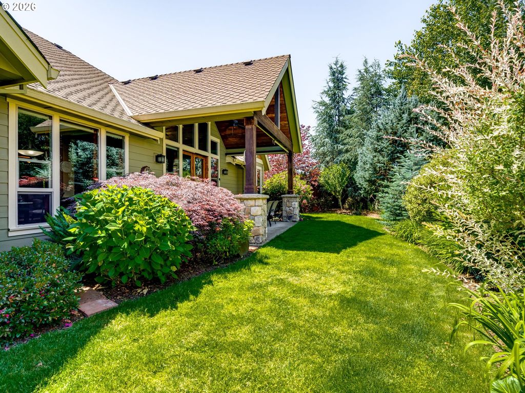 Image 41 of property listing at 1697 Nw EMERSON Ct, Mc Minnville, OR 97128