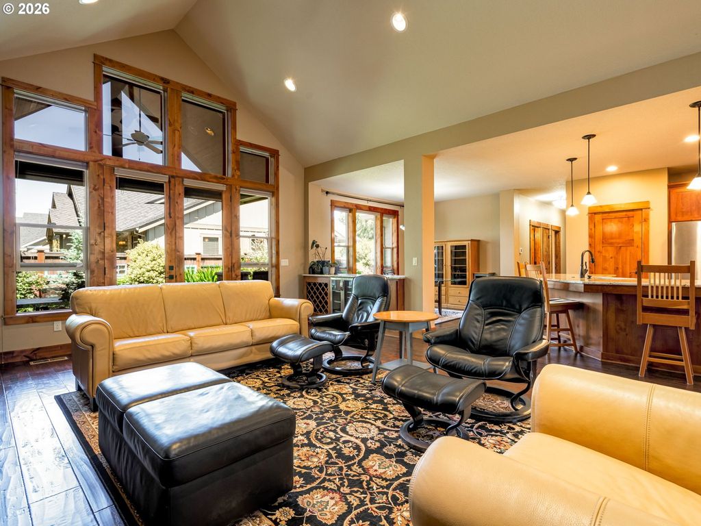 Image 9 of property listing at 1697 Nw EMERSON Ct, Mc Minnville, OR 97128
