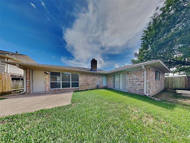 16007 Brookford Drive, Houston, TX 77059