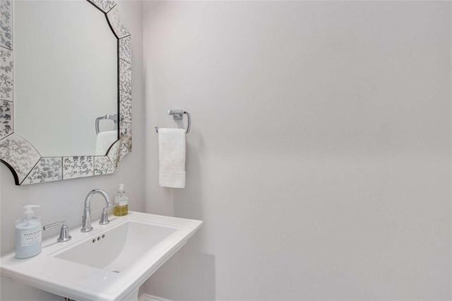 6226 Random Winds Bluff, Gainesville, GA 30506