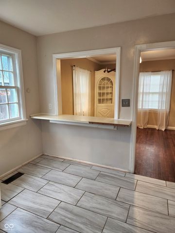 1512 Grand Avenue, Columbus, IN 47201