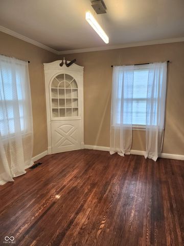 1512 Grand Avenue, Columbus, IN 47201