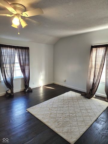 1512 Grand Avenue, Columbus, IN 47201