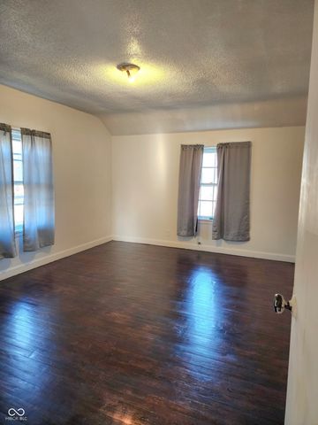 1512 Grand Avenue, Columbus, IN 47201