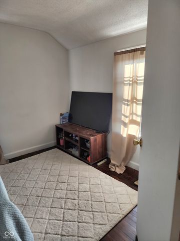 1512 Grand Avenue, Columbus, IN 47201