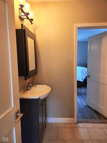 1512 Grand Avenue, Columbus, IN 47201