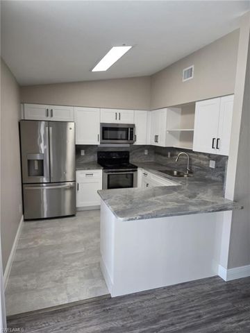 112 SW 35th TER, Cape Coral, FL 33914