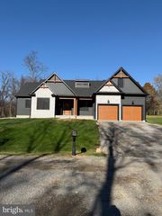 234 STORMFIELD DR W, Martinsburg, WV 25404