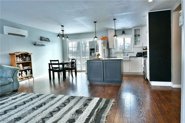 3123 Malibu Drive SW, Warren, OH 44481