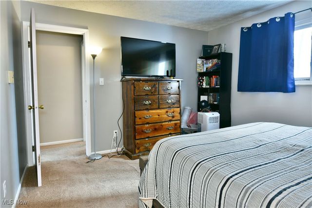 3123 Malibu Drive SW, Warren, OH 44481