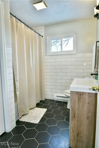 3123 Malibu Drive SW, Warren, OH 44481