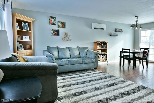 3123 Malibu Drive SW, Warren, OH 44481